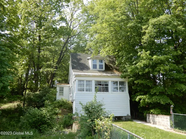 304 Richfield Street, Troy, NY 12182