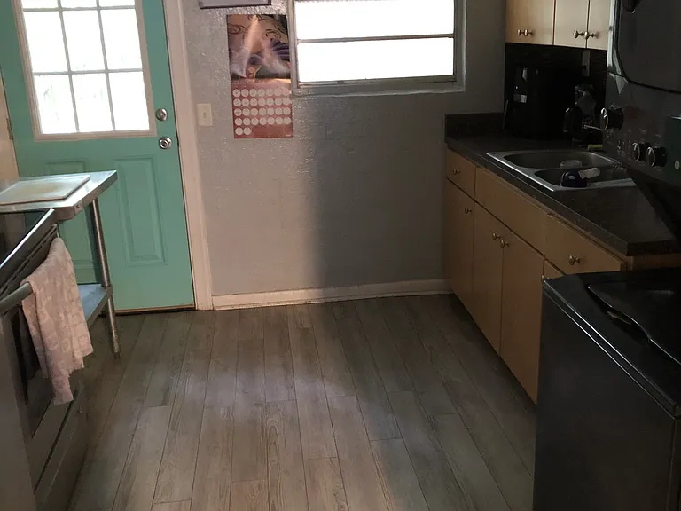 205 4th Ave — Photo 8