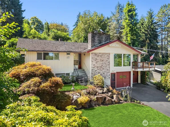 7017 NE 155th Place, Kenmore, WA 98028