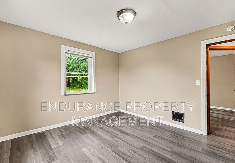 937 Grand Ave — Photo 13