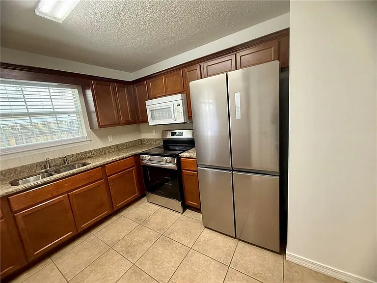 106 Northchase Ct — Photo 4