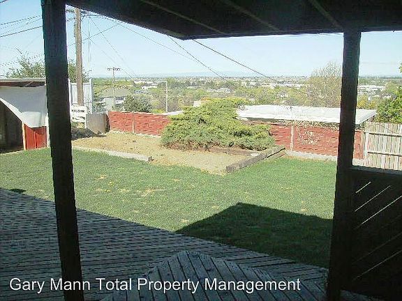 4th image of 834 S Juniper Dr