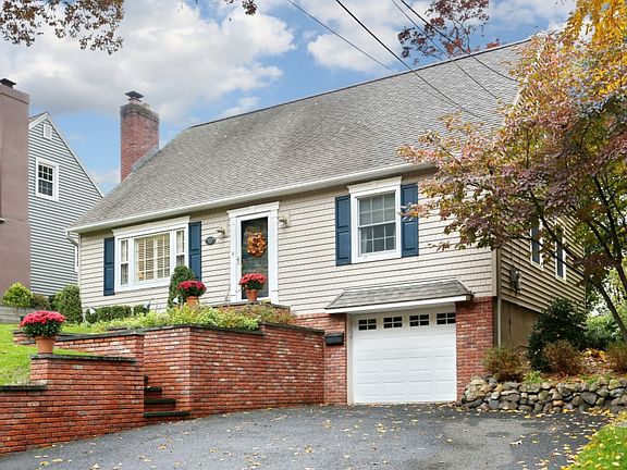 3rd image of 152 Sicomac Ave