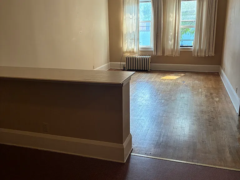 306 Division St S #1 — Photo 1