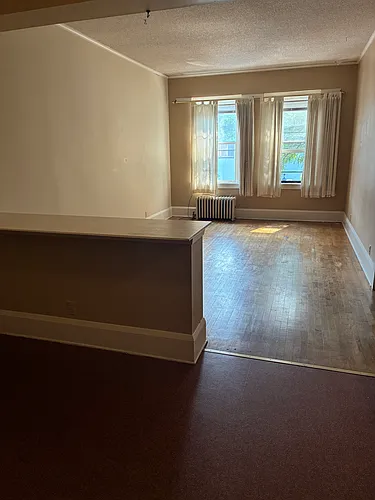 306 Division St S #1 Photo 1