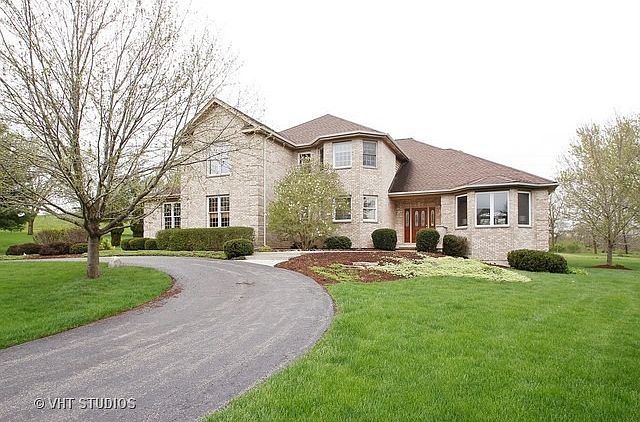 1st image of 28 Brittany Dr