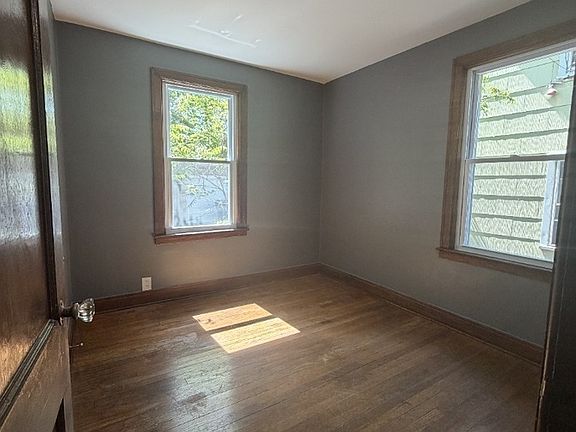 3rd image of 15 Ontario St #1