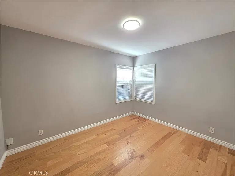 7019 Jamieson Ave — Photo 13