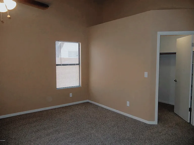 1142 E Scott Ave — Photo 9