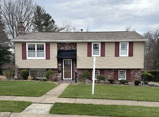 2102 Lynwood Dr, Aliquippa, PA 15001
