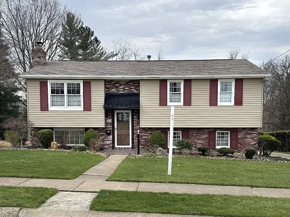 2102 Lynwood Dr, Aliquippa, PA 15001