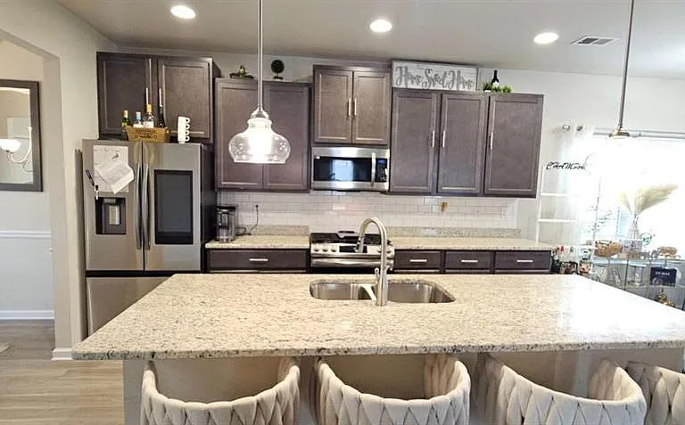 684 Armitage Way — Photo 10