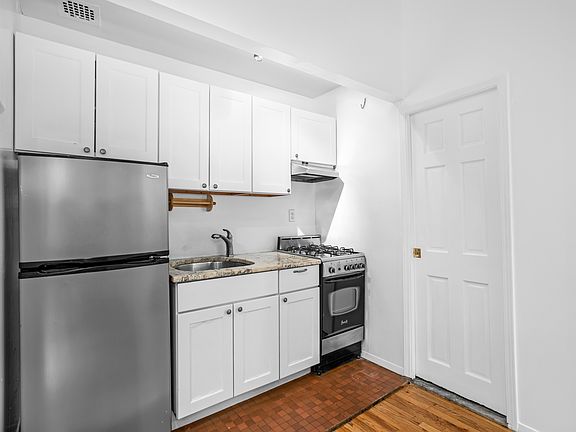 4th image of 36 W 35th St APT 2E