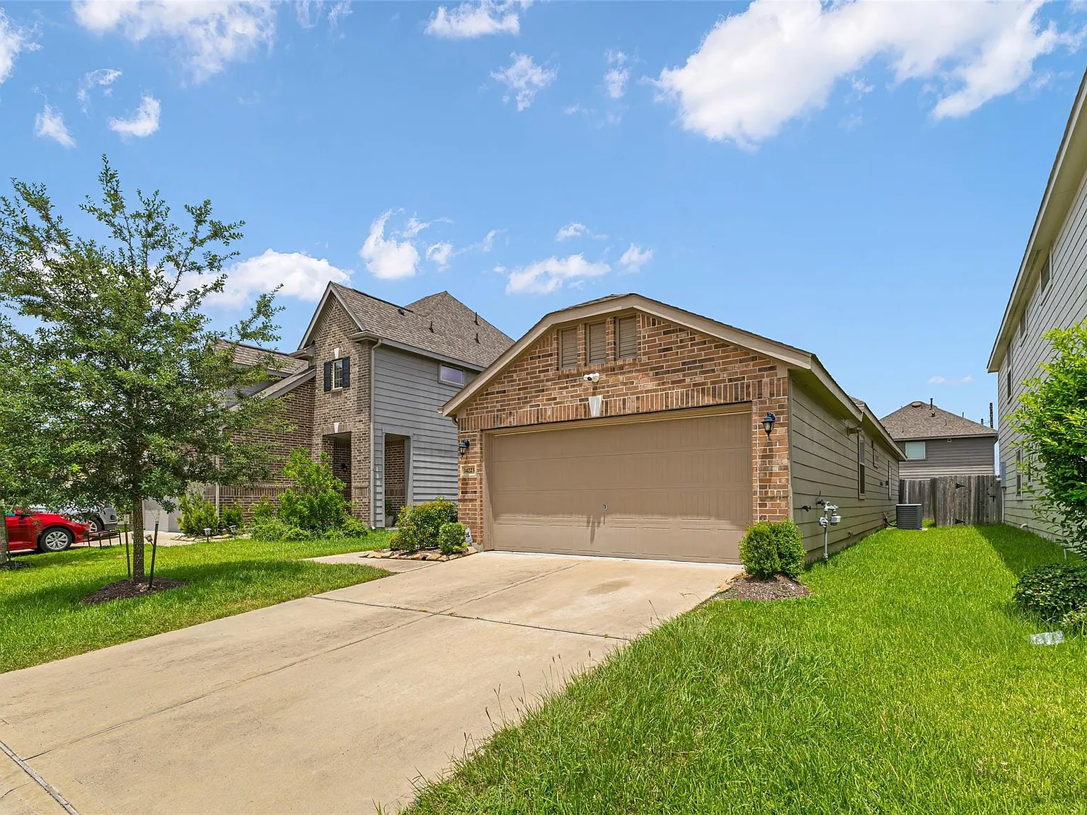 3 bed, 2.0 bath, 1732 sqft, $2,200 — Photo 3