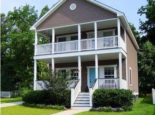 1330 Runnymeade Ln, Charleston, SC 29406