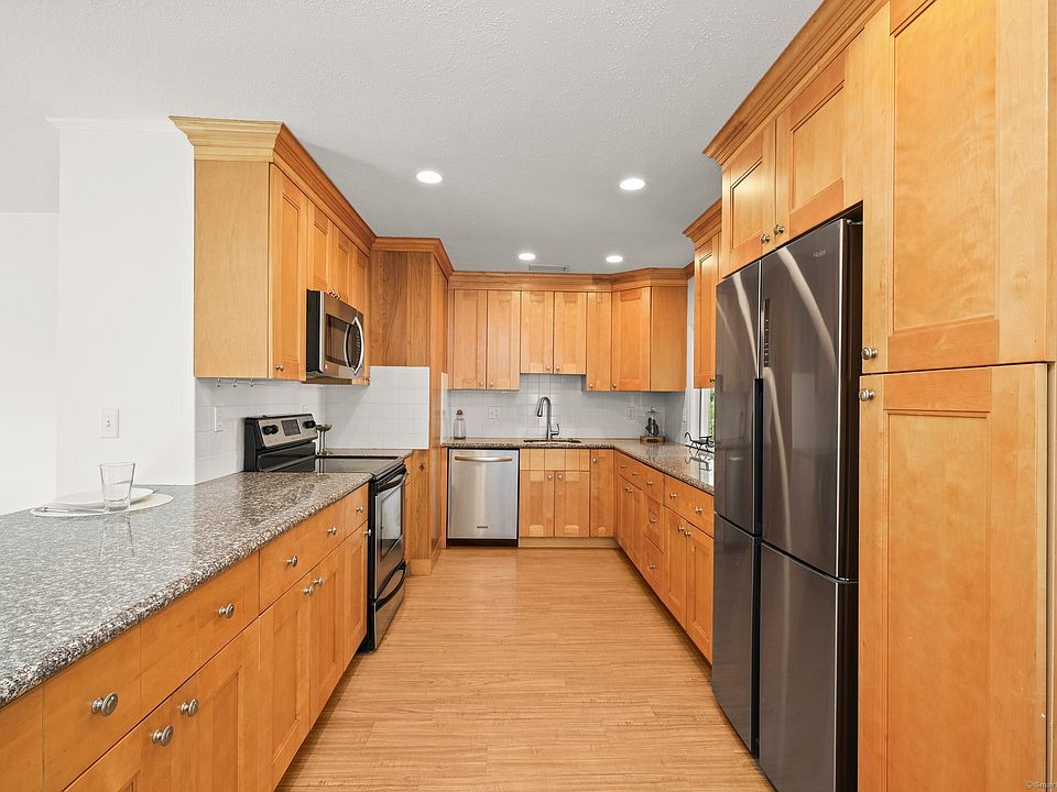 83 Crystal Lake Rd, Stamford, CT 06905 Zillow