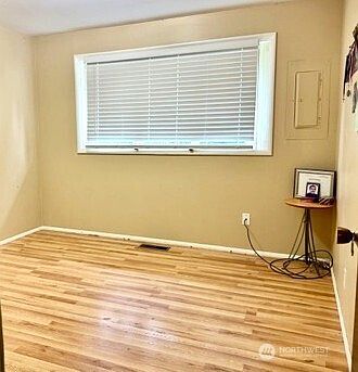 5th image of 18225 45th Avenue S