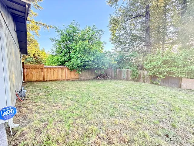 20628 NE 75th Pl — Photo 31