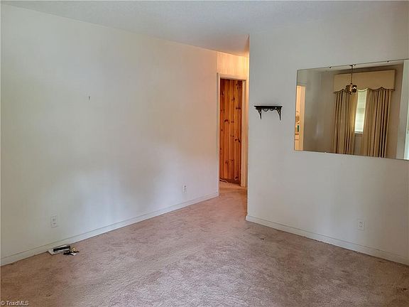 4th image of 709 E Florida St
