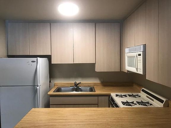 3rd image of 1214 S Farmer Ave APT B103
