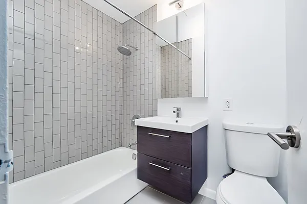 Rented by Keller Williams NYC | media 17