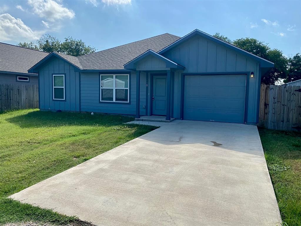 304 Pendergrass St A, Smithville, TX 78957 MLS 6030809 Zillow