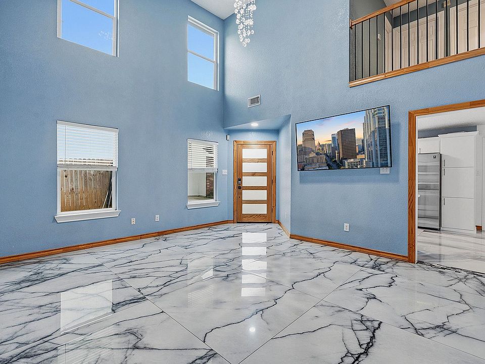 1st image of 2133 Redwing Way