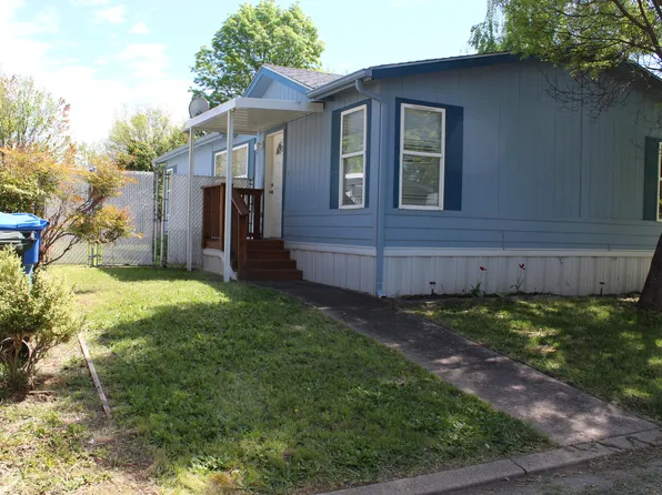 633 E Archwood Dr Unit 74, Eagle Point, OR 97524