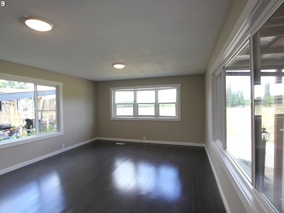 4th image of 21201 NE 58th St Unit 37