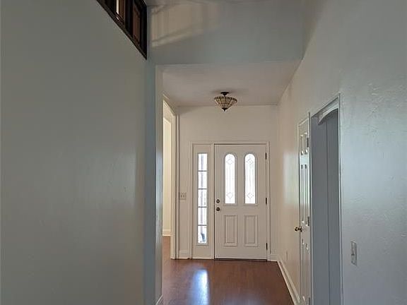 5th image of 1306 Lamplight Trail Dr