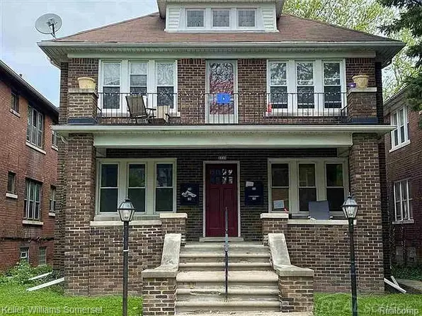 1088 Beaconsfield Ave, Grosse Pointe Park, MI 48230