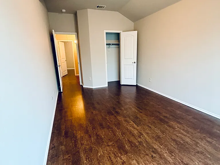 1810 Carol Ln — Photo 10