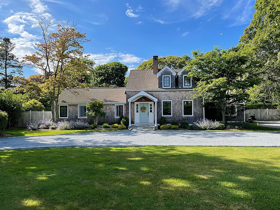 2nd image of 16 Stevens Ln