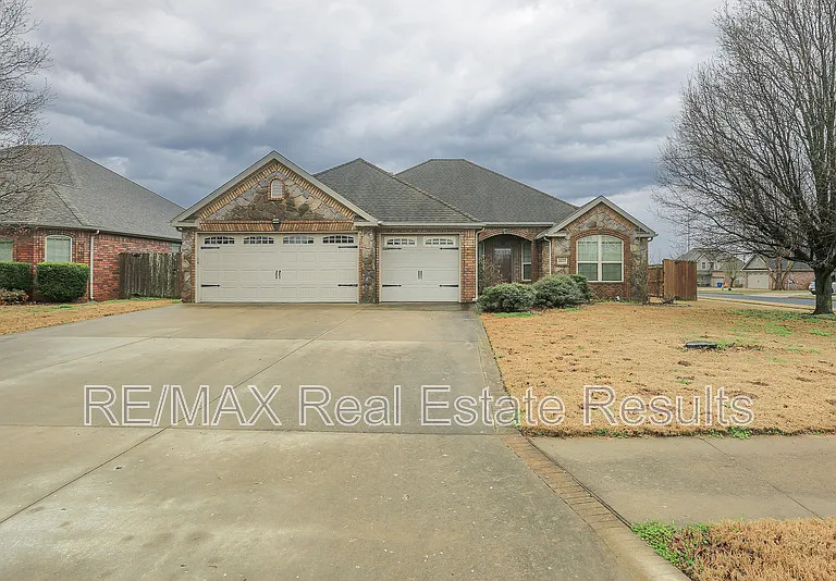 3607 SW Birchton Ave — Photo 1
