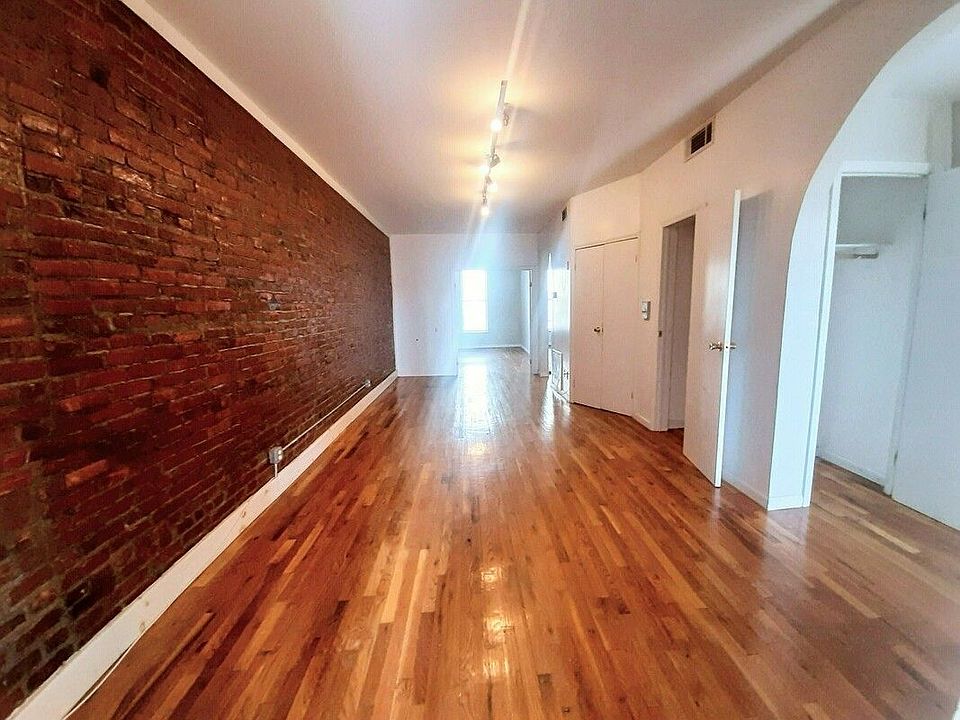 1st image of 123 Tompkins Ave APT 4R