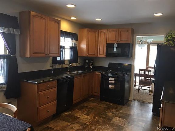 3rd image of 14226 Bangor Dr