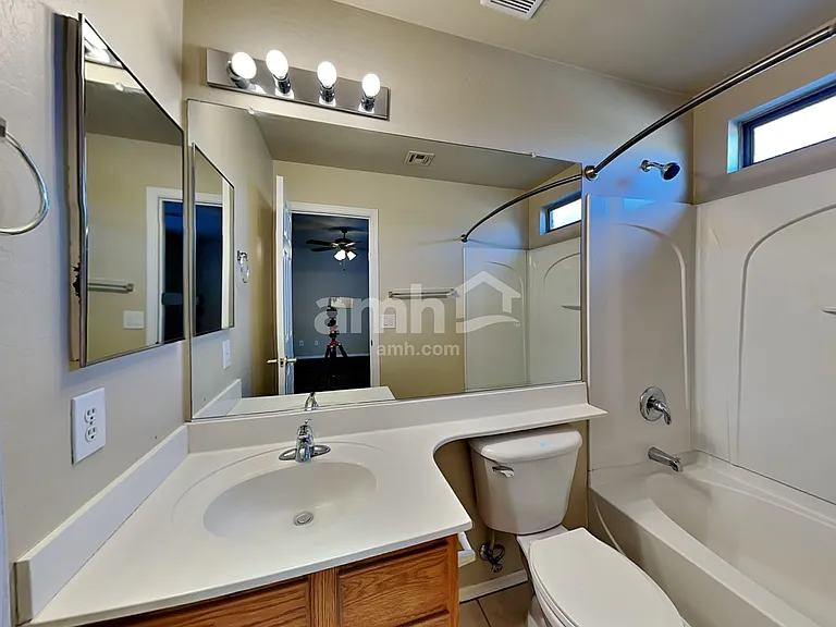 16660 W Cottonwood St — Photo 10