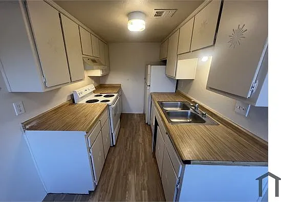 301 Dunes Pl SE #4 — Photo 7