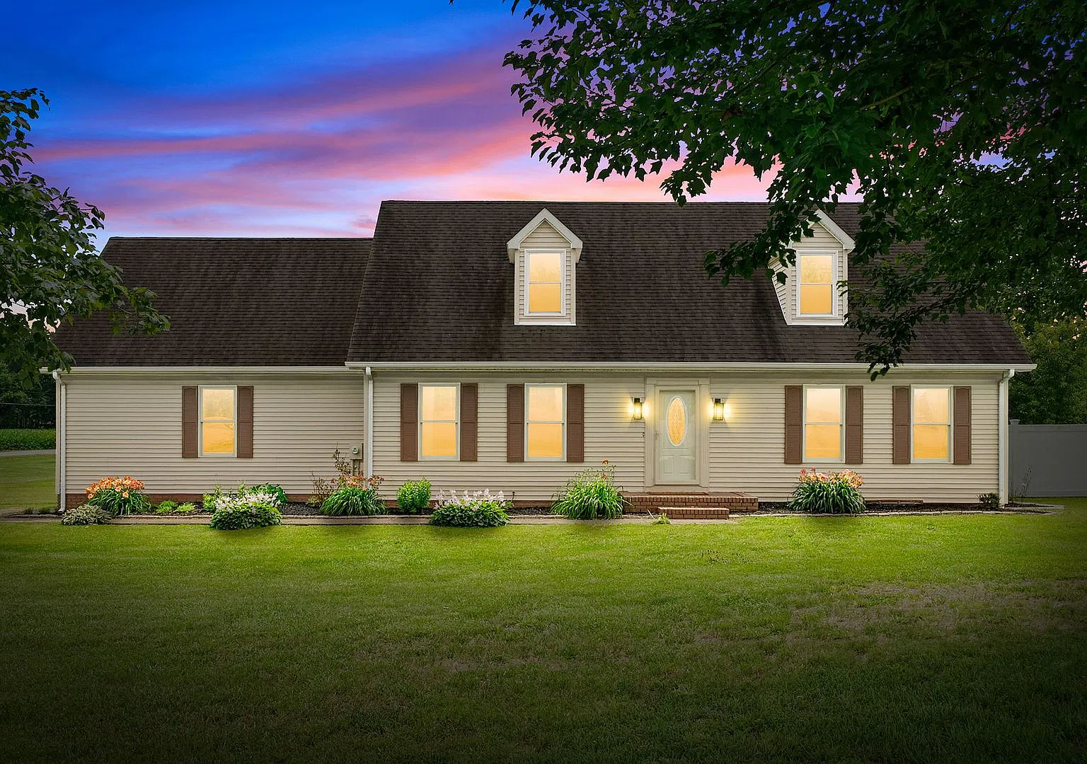 Stunning 3 Bedroom House in Cadiz - Sitting on nearly an Acre! — Photo 1