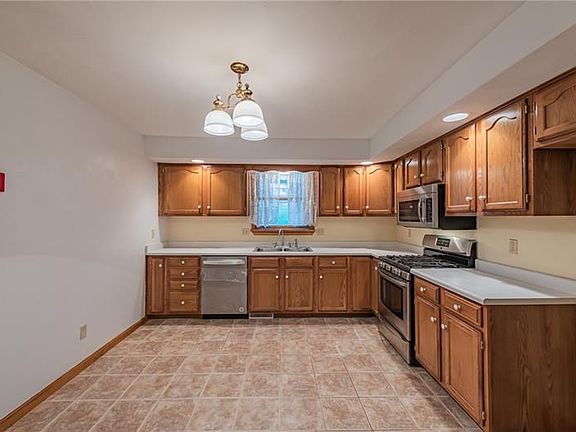 5th image of 236 Limberline Dr