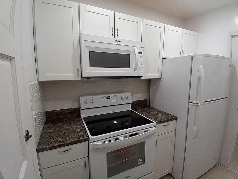 1250 E Sample Rd #303 — Photo 9