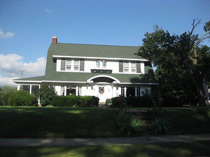 1st image of 238 Bristol Ave NW