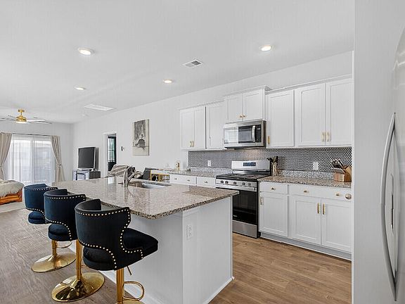 2nd image of 673 Ladywood Dr
