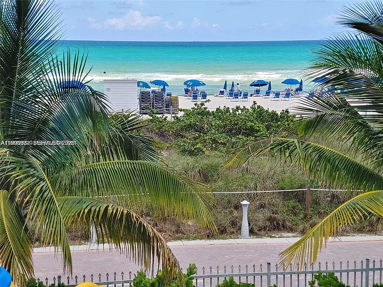 6039 Collins Ave #407 — Photo 40
