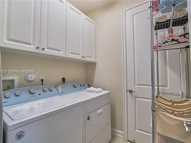129 Riverwalk Cir E #Townhouse 129 — Photo 10