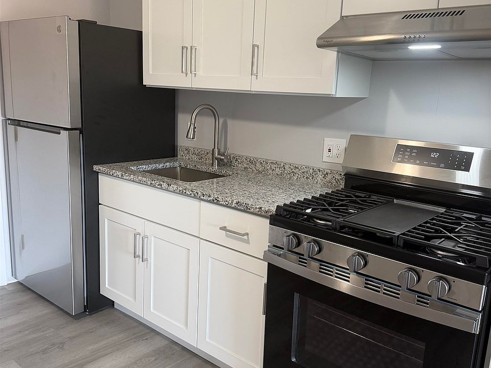 1st image of 130 Mammoth Road #415