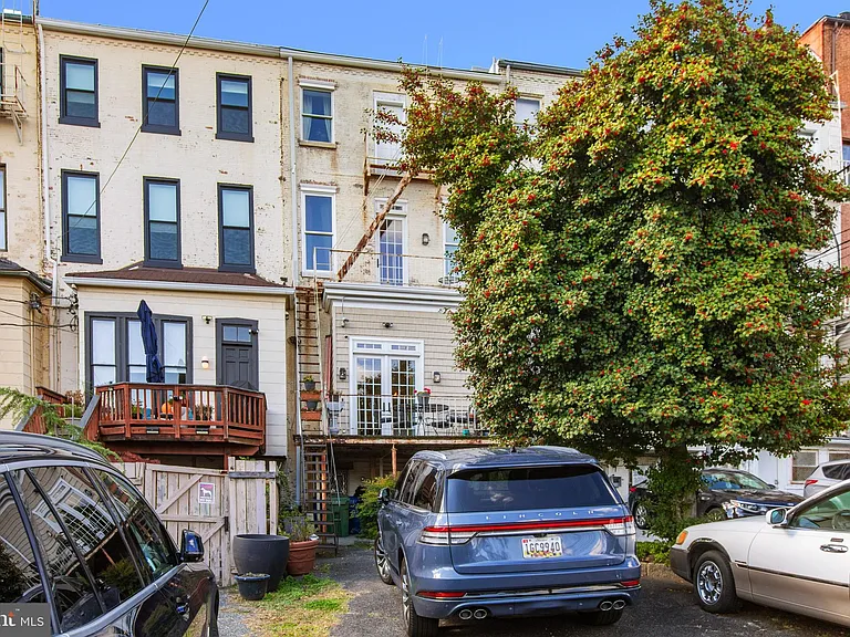 1007 N Calvert St — Photo 41