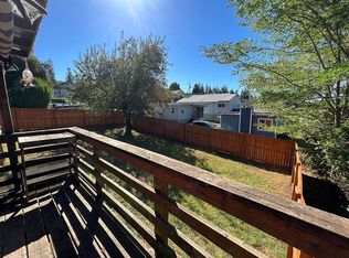 685 E 9th St, Coquille, OR 97423