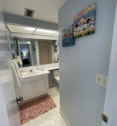 3rd image of 4750 Cove Cir #711-1-1
