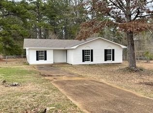 210 Brenda St, Dry Prong, LA 71423
